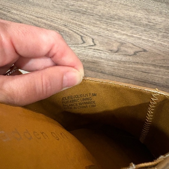 Madden Girl Tan Mule Sleek Design - Picture 4 of 5
